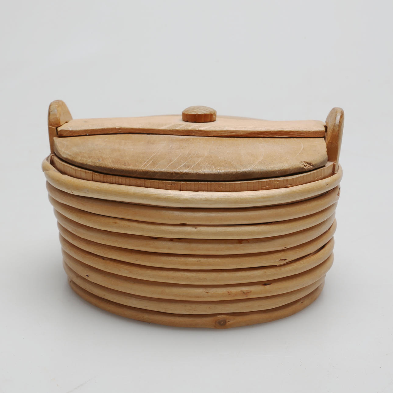 SKRIN, med lock, trä, allmoge.