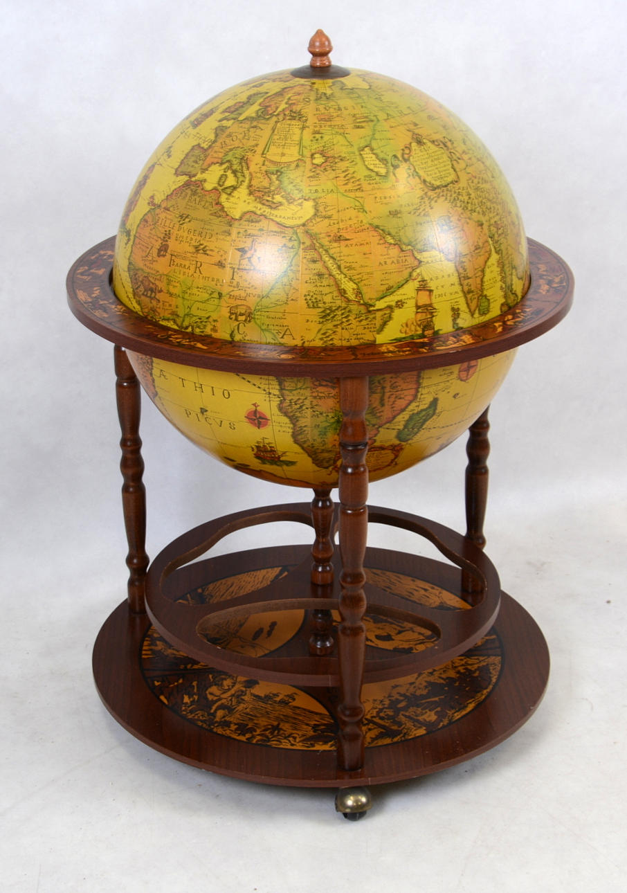 BARSKÅP, i form av jordglob, 19/2000-tal.