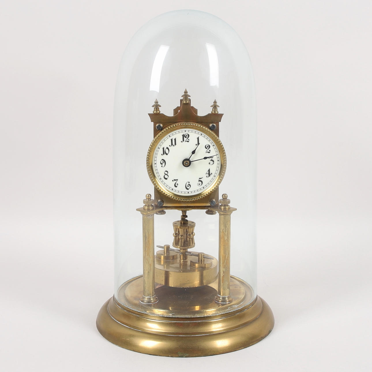 ÅRSUR, mässing med glaskupa, 1900-tal.