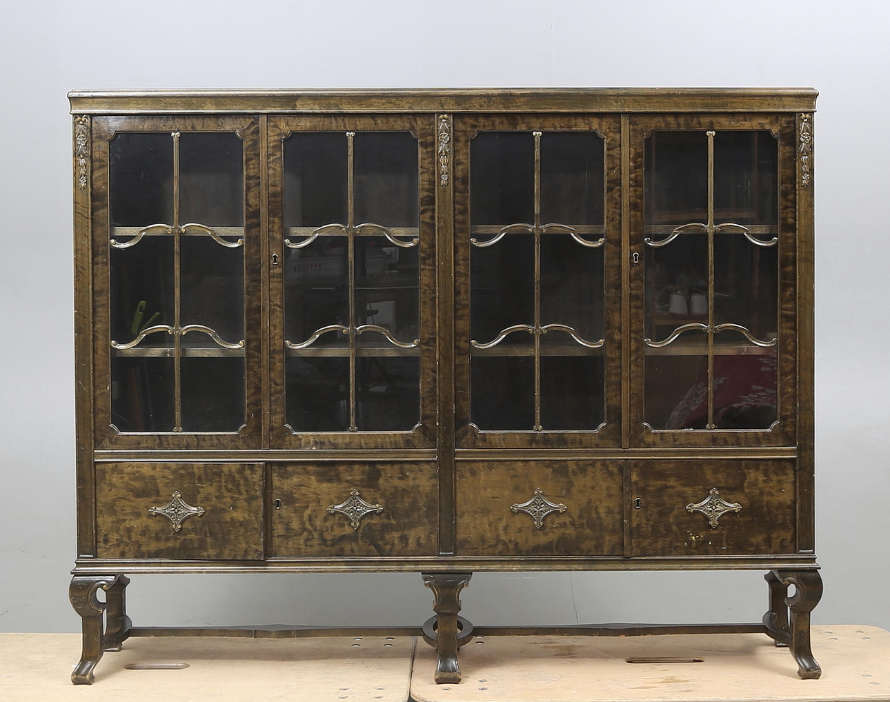 VITRINSKÅP, 1930/40-tal.