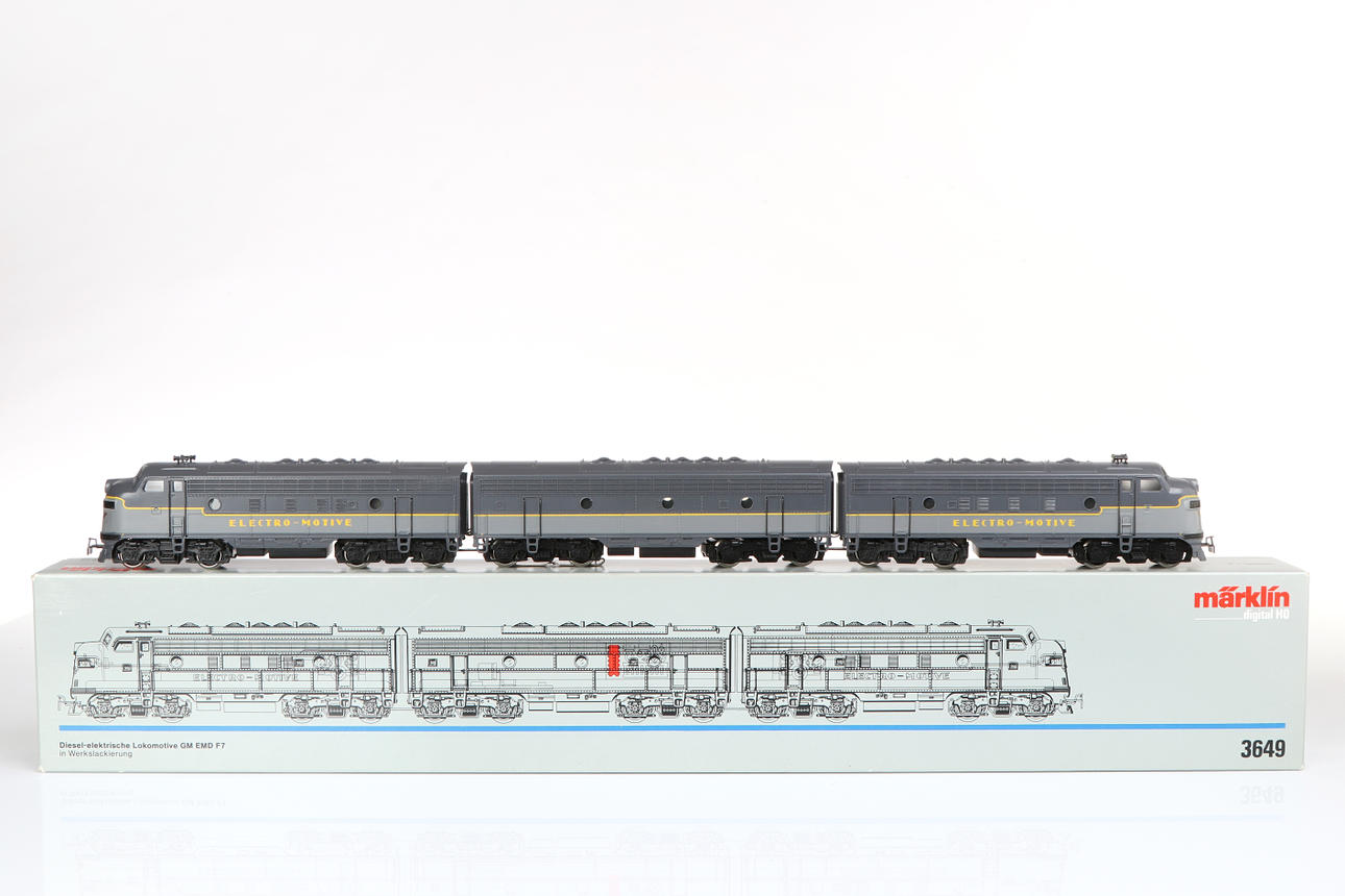 MÄRKLIN 3649, 3-piece diesel-electric locomotive, digital H0, GM