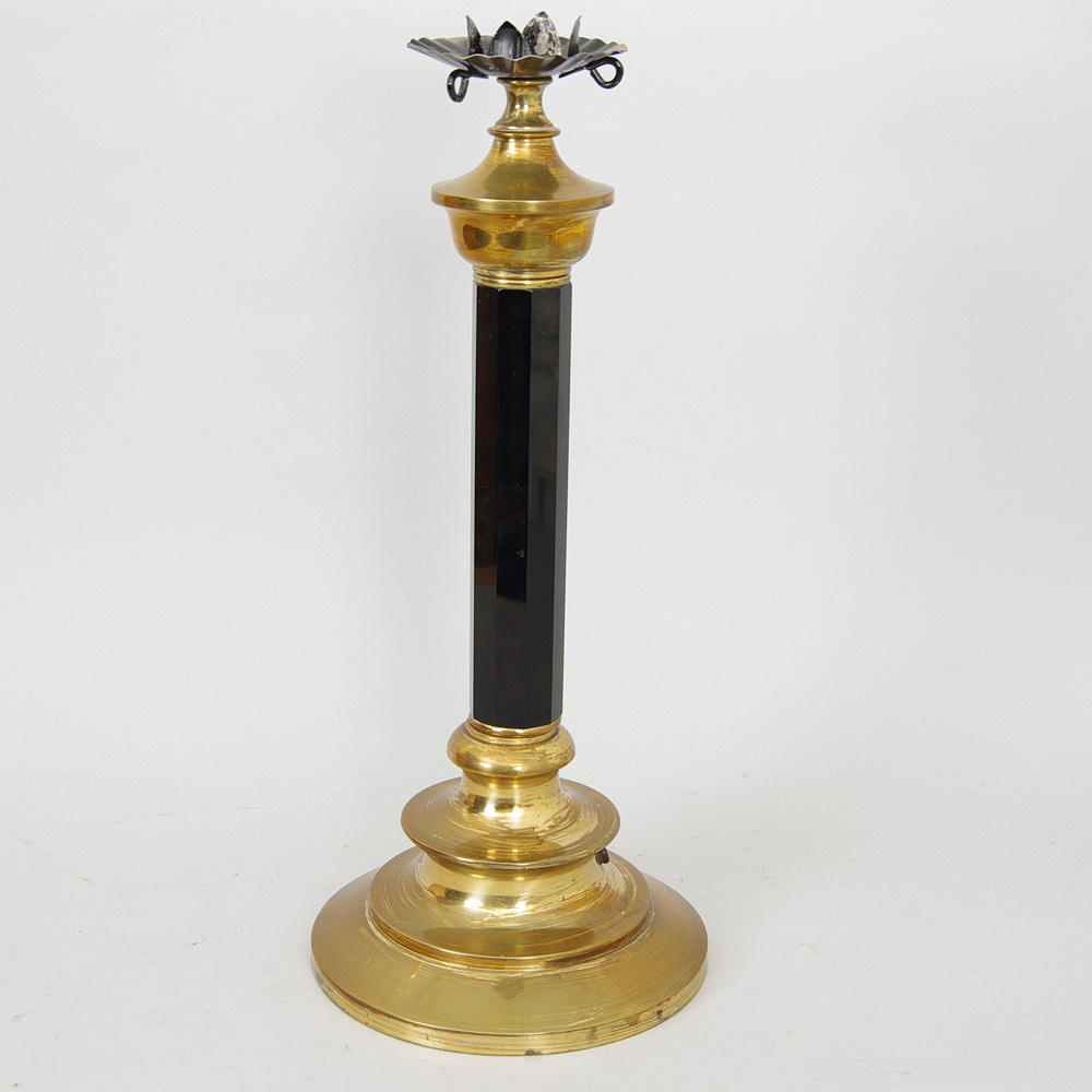 LJUSSTAKE med hål i mässingen för el.