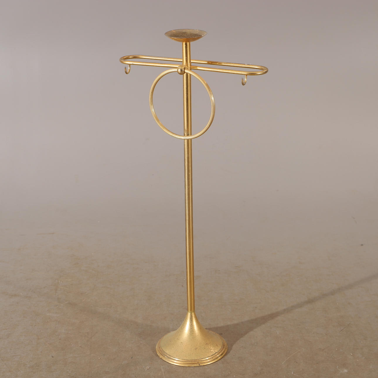 HERRENS TJENER, forgyldt metal.