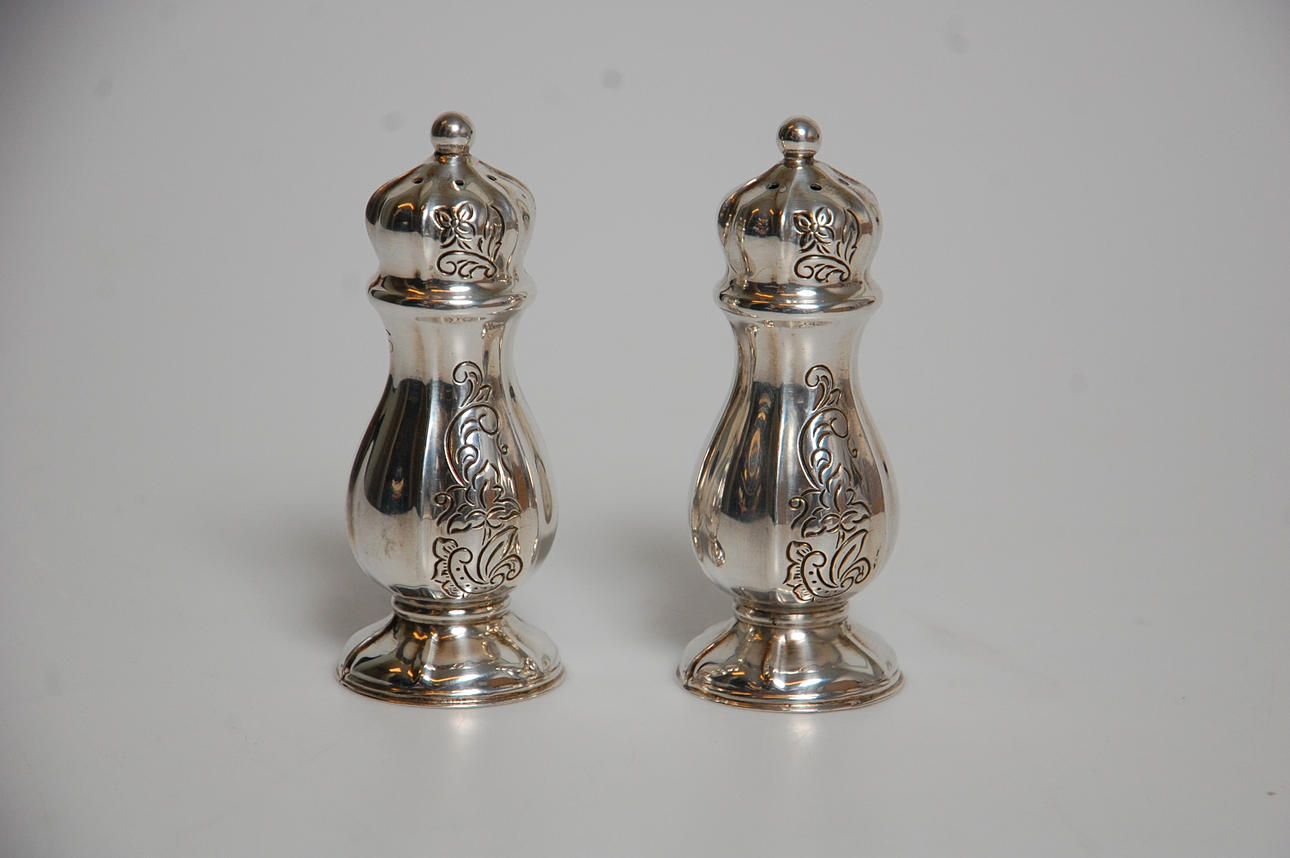 STRÖARE, 1 par silver, rokokostil.