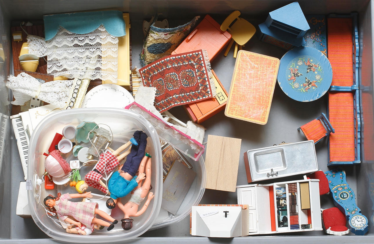 DOCKSKÅPSMÖBLER, 1900-talets andra hälft.