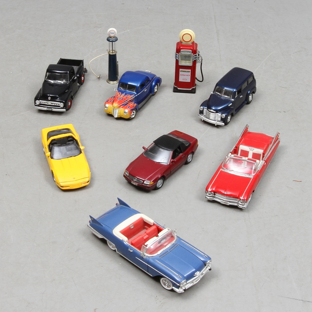 LEKSAKSBILAR, plast och metall 7 stycken. Made in China och Italy.