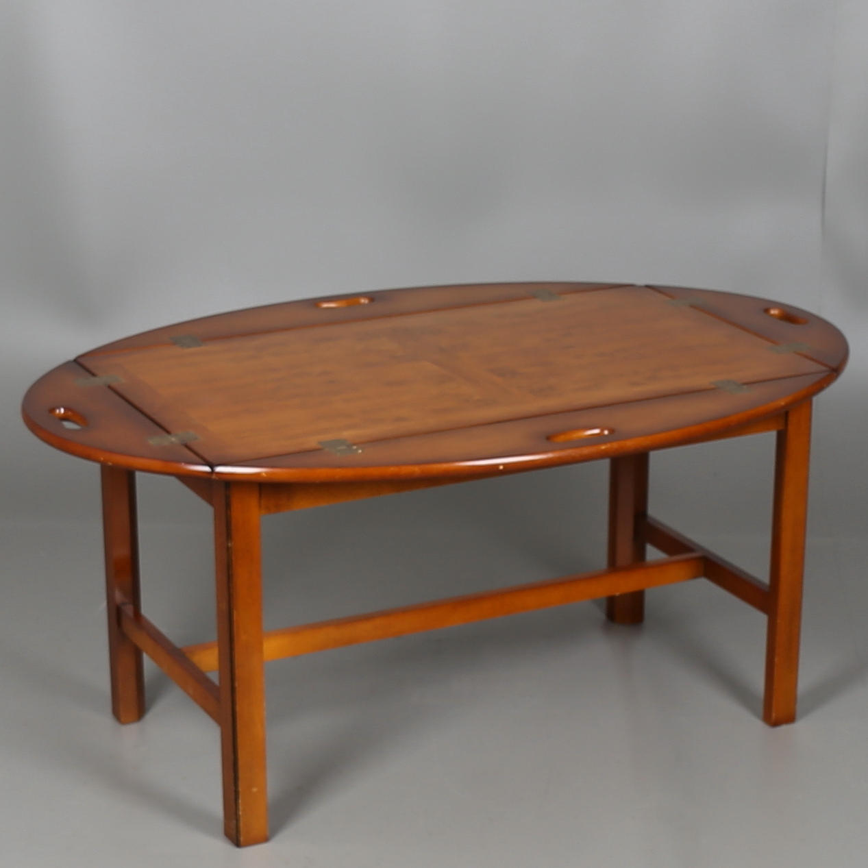 BUTLERS -TRAY, lövträ, 1900-talets andra hälft.