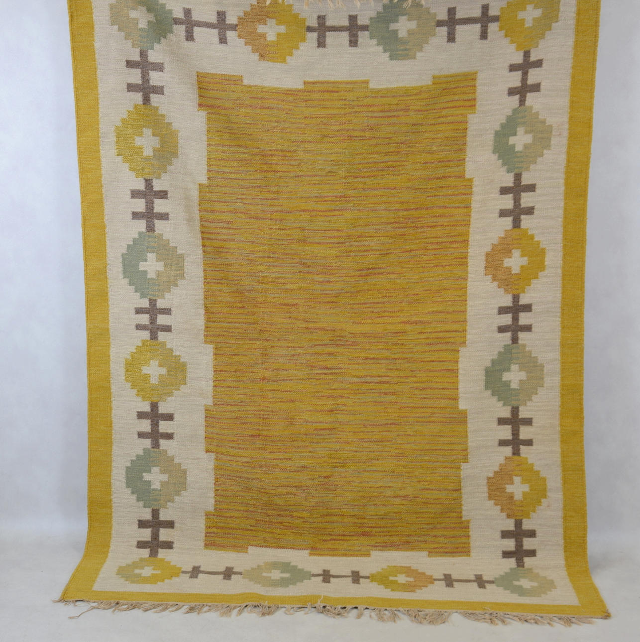 RÖLLAKANMATTA, monogramsignerad W.