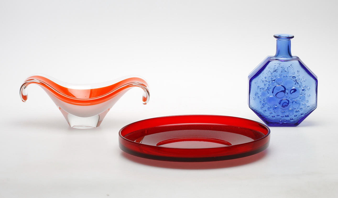 GLASFÖREMÅL, 3 delar, bland annat FLASKA, "Stella Polaris", Nanny Still, Riihimäen Lasi.