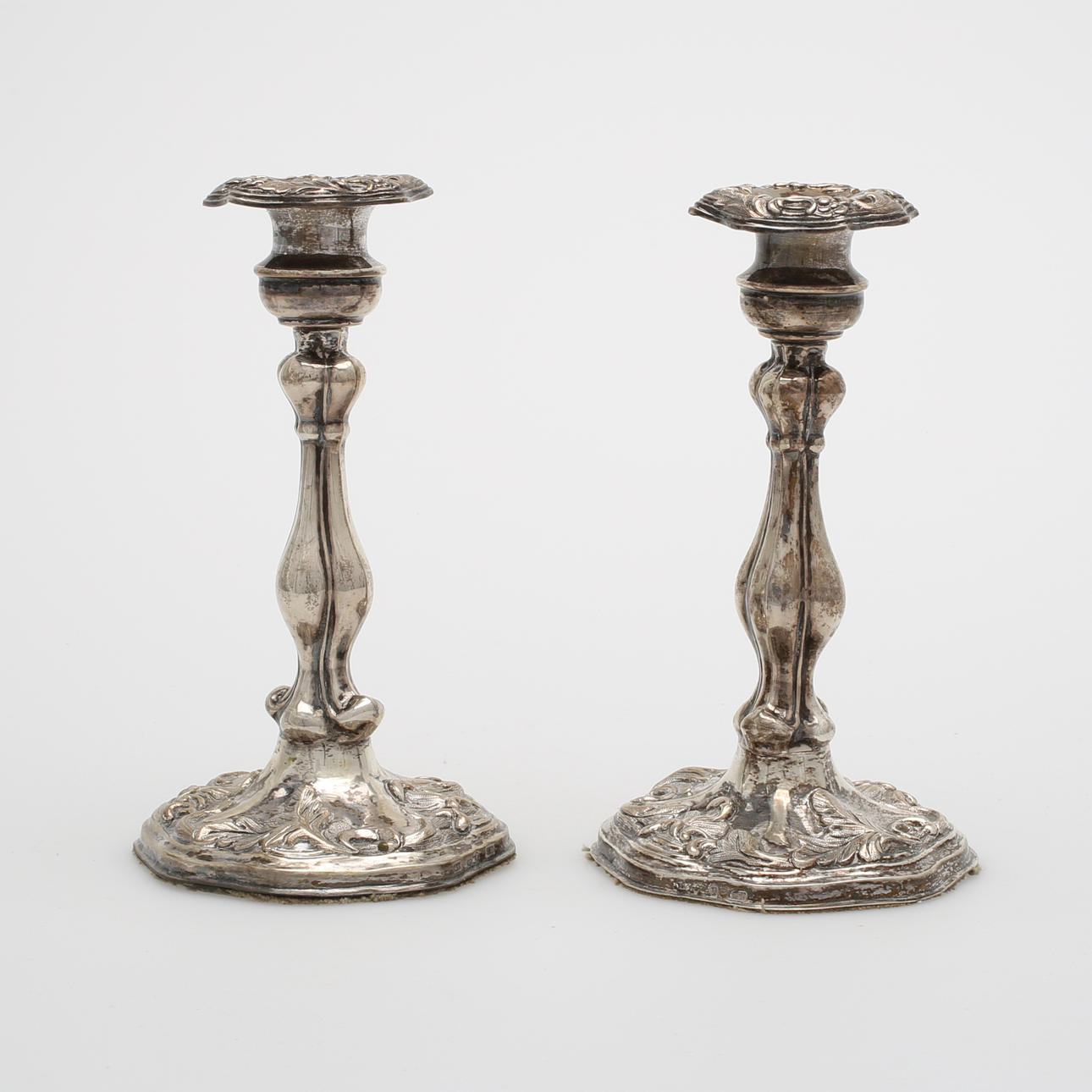 LJUSSTAKAR, ett par, silver, nyrokoko, 1846.