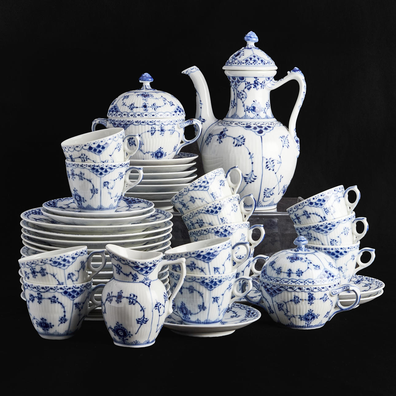 Royal Copenhagen kaffesæt, 29 dele, halvt blond.
