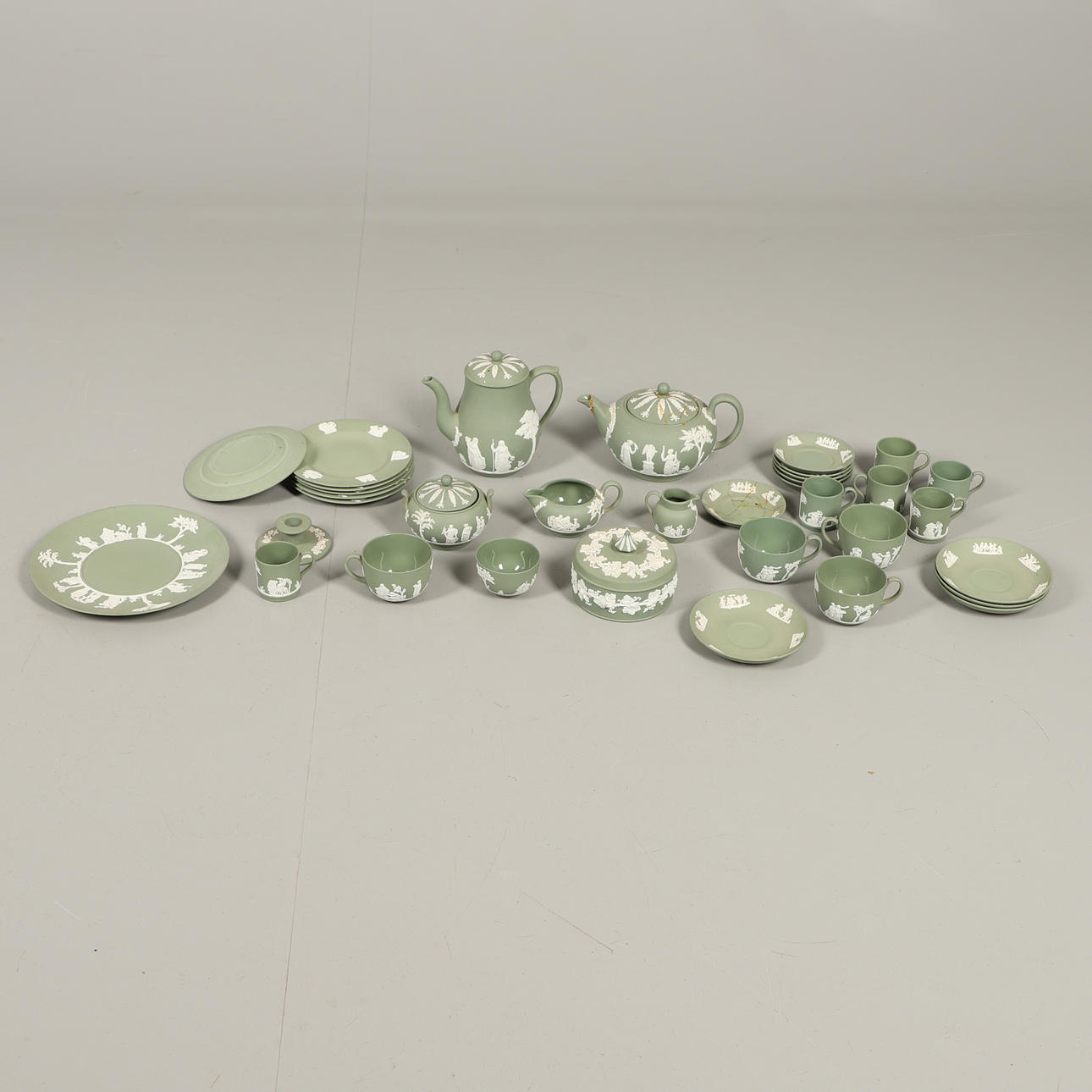 WEDGWOOD GREEN JASPERWARE TEE- UND KAFFEESERVICE.