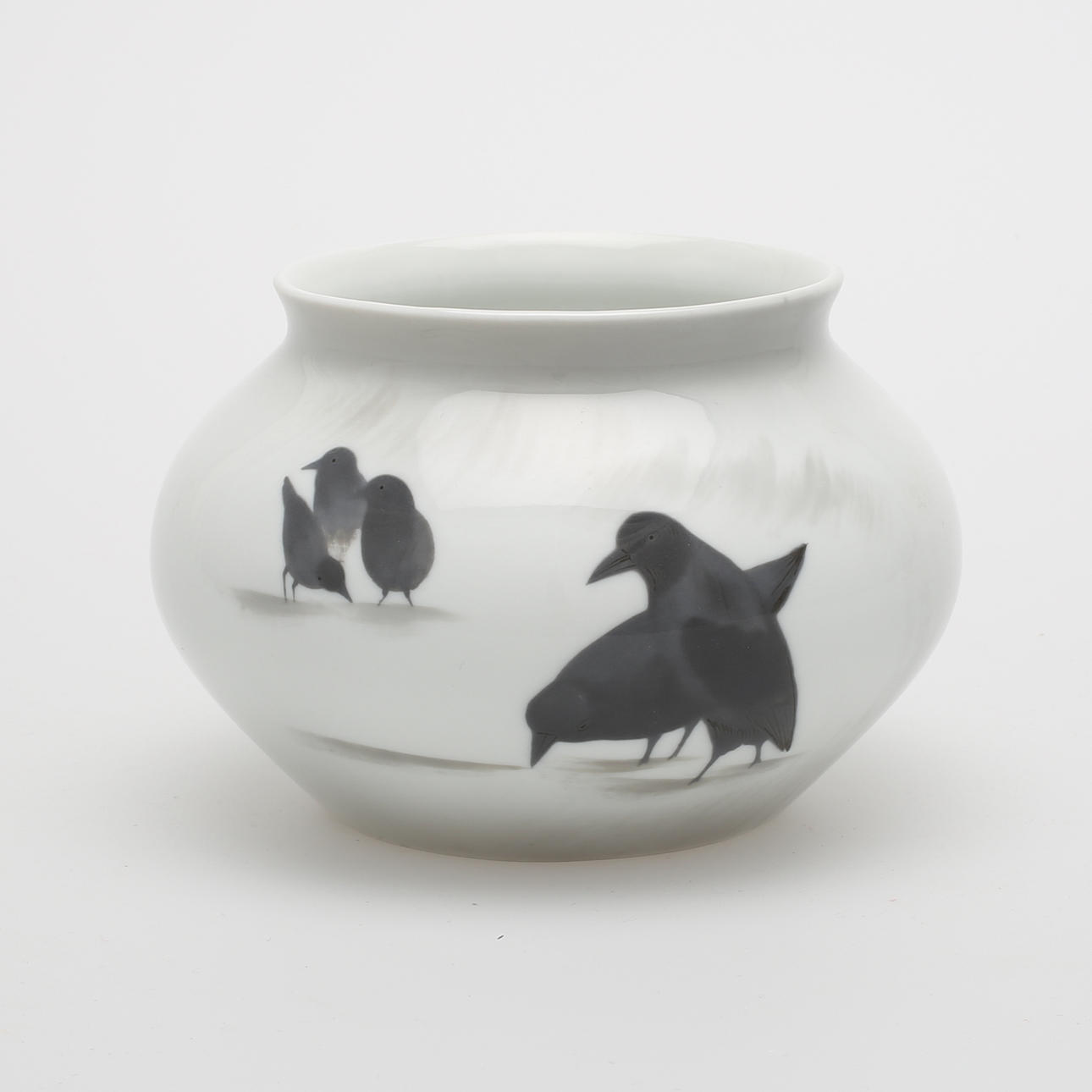 VAS, porslin, signerad P S.