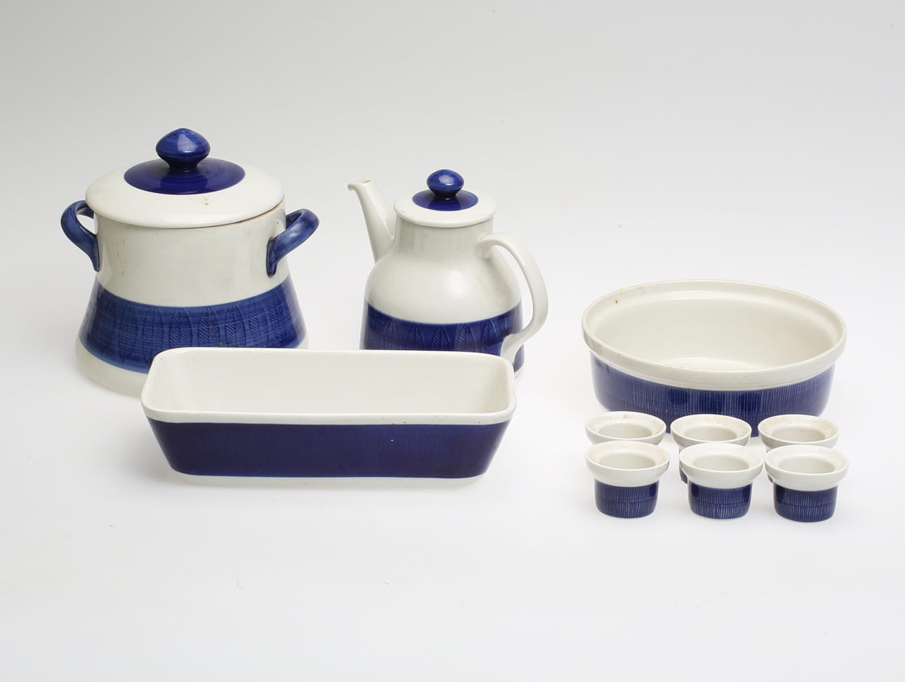 SERVISDELAR; 10 delar, "Koka Blå", Hertha Bengtson, Rörstrand.