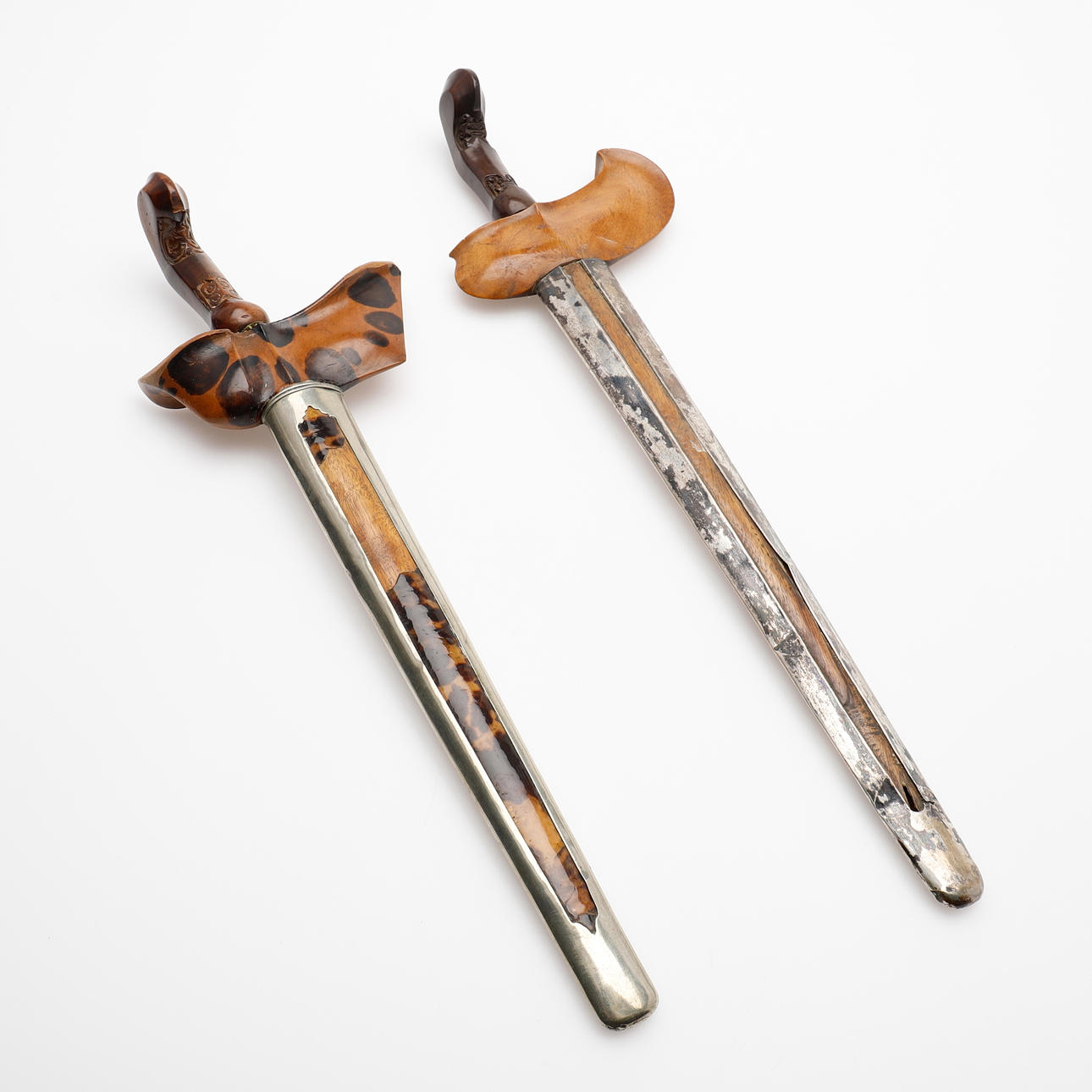 ANTIKA KRISDOLKAR, 2 ST. JAVA. INDONESIEN.