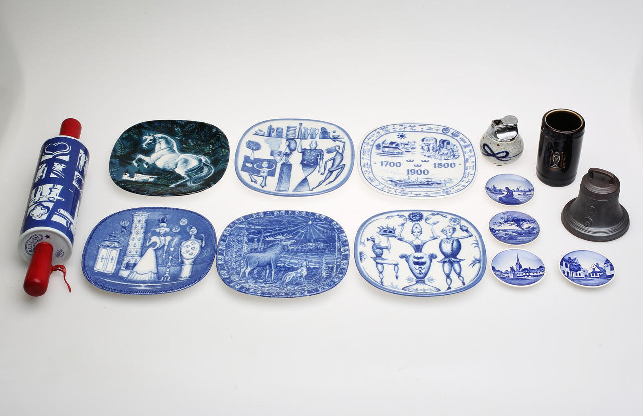 PORSLINSFÖREMÅL, 14 delar, Rörstrand och Royal Copenhagen.