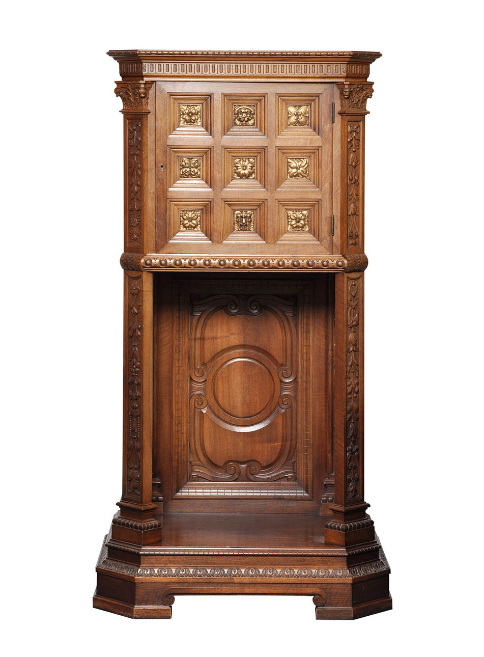 KABINETTSCHRANK. Möbler i renässansstil.