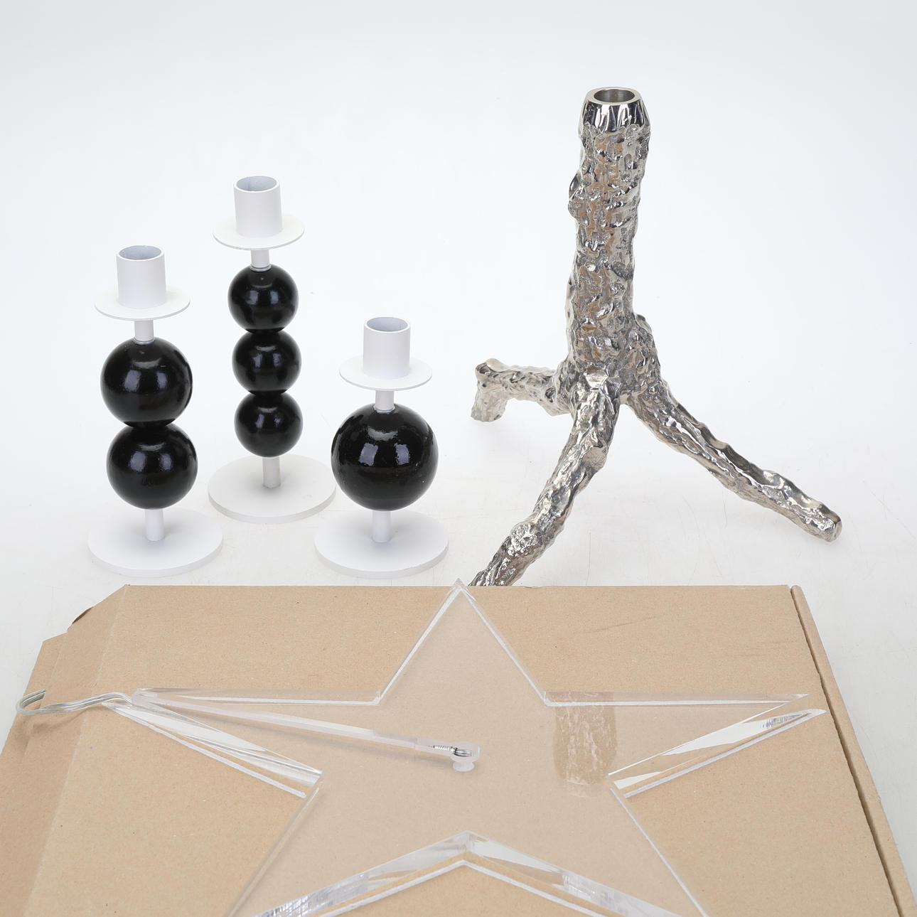 LJUSSTAKAR, ADVENTSSTJÄRNA.