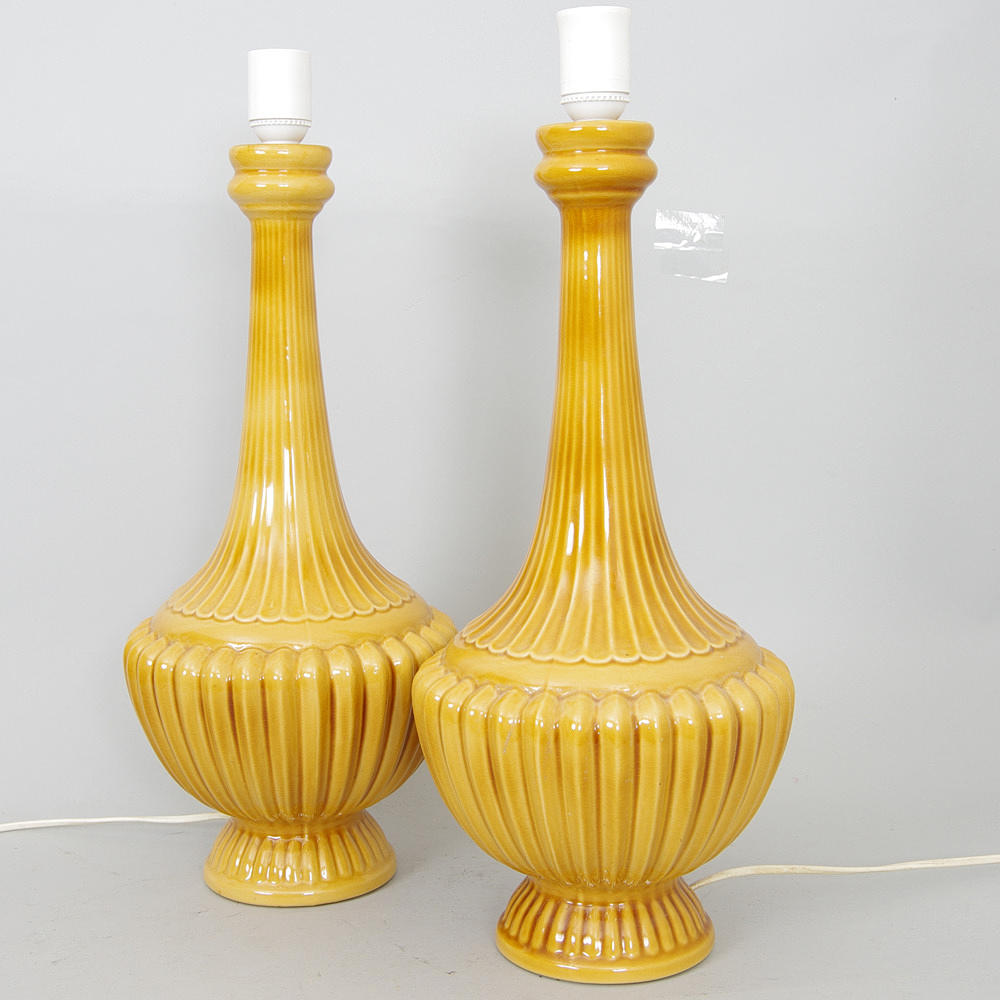 BORDSLAMPOR, 1 par, porslin, London.