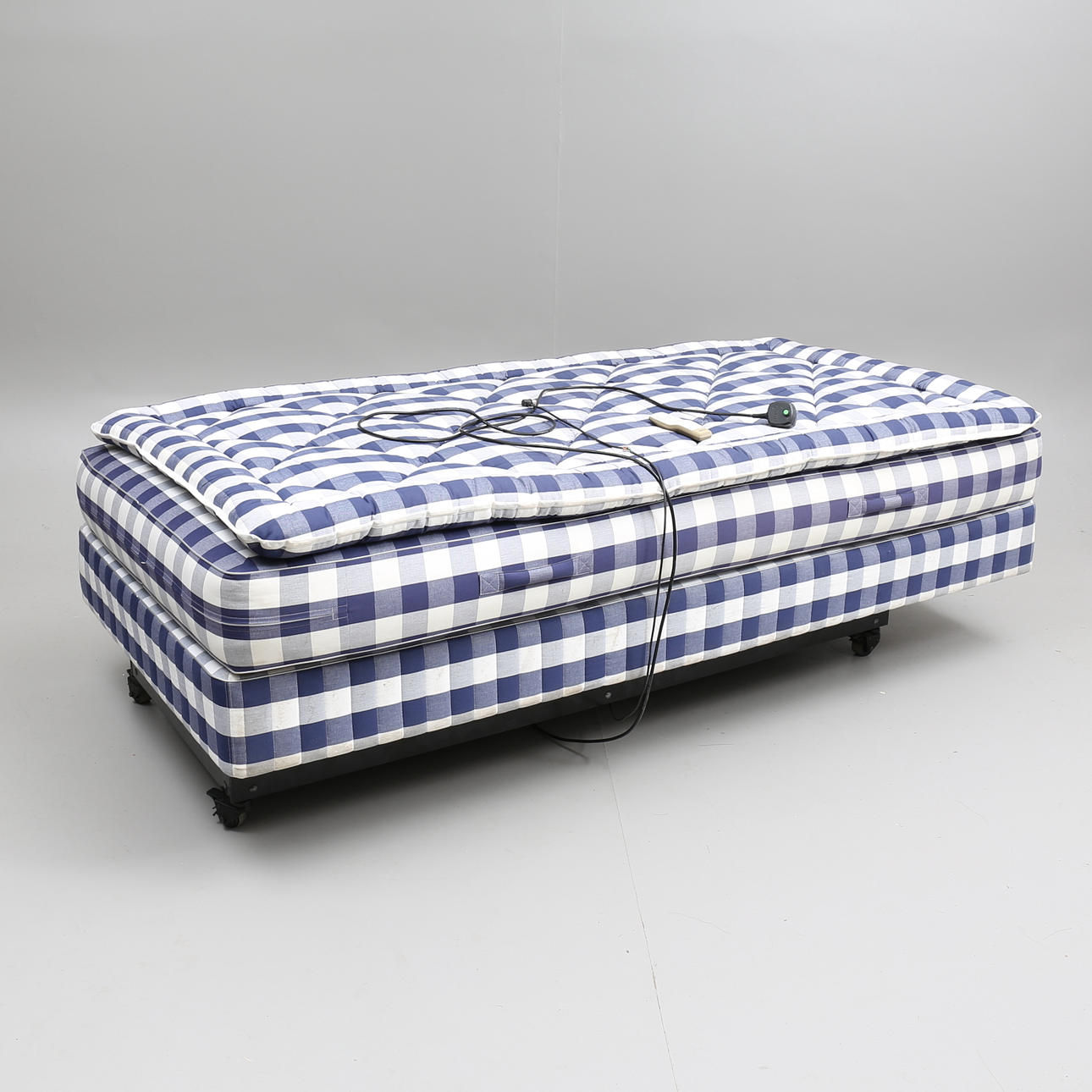 ELEVATORSÄNG, Hästens, 2000-tal.