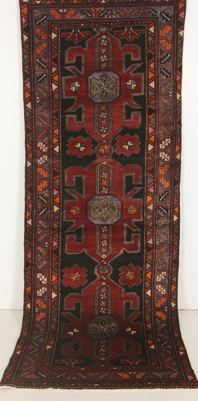 ORIENTALISK MATTA, Zandjan, Persien, 288 107 cm.