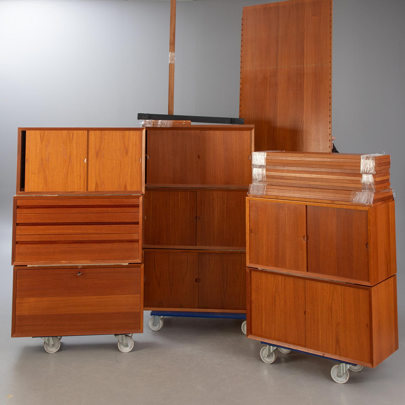 POUL CADOVIUS. Cado, Regalsystem, Teak.