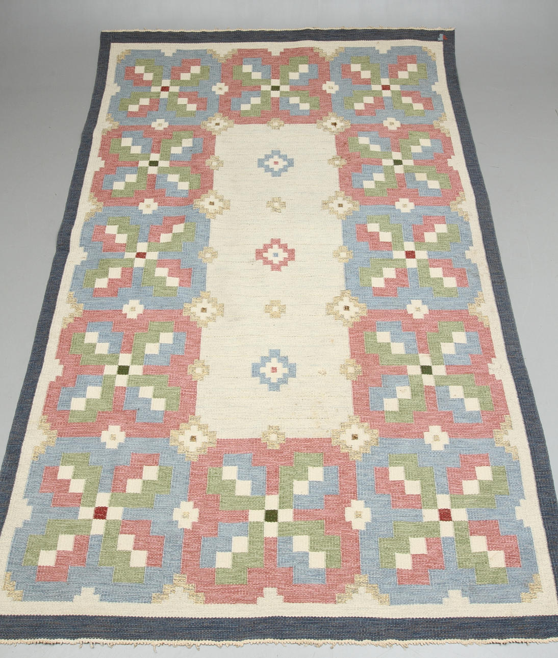 MATTA, Röllakan, ca 303 x 193 cm.