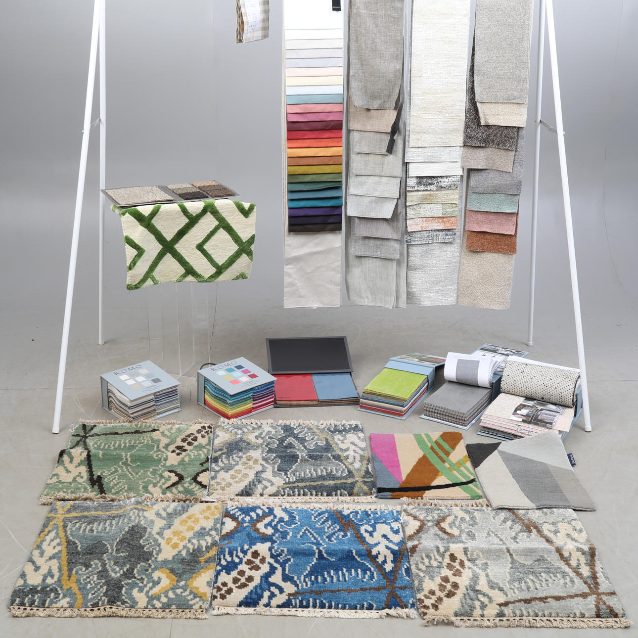 STOFPRØVER, TÆPPEPRØVER osv. Designers Guild & Romo.