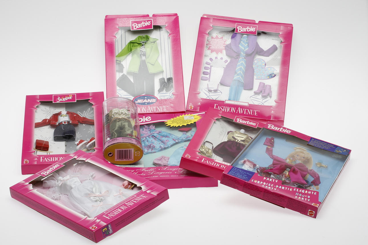 BARBIEKLÄDER, 8 st, nrfb, 1980/90 tal.