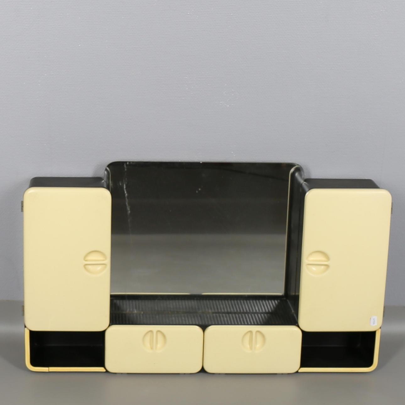 BADRUMSSKÅP, modell Castore, Carrara & Matta, Torino, Italien.