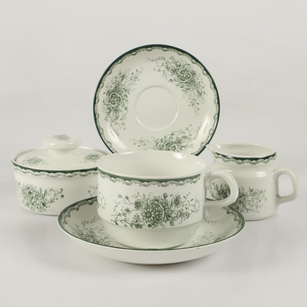 A 23-piece tea set, “Green Anna”, Rörstrand.