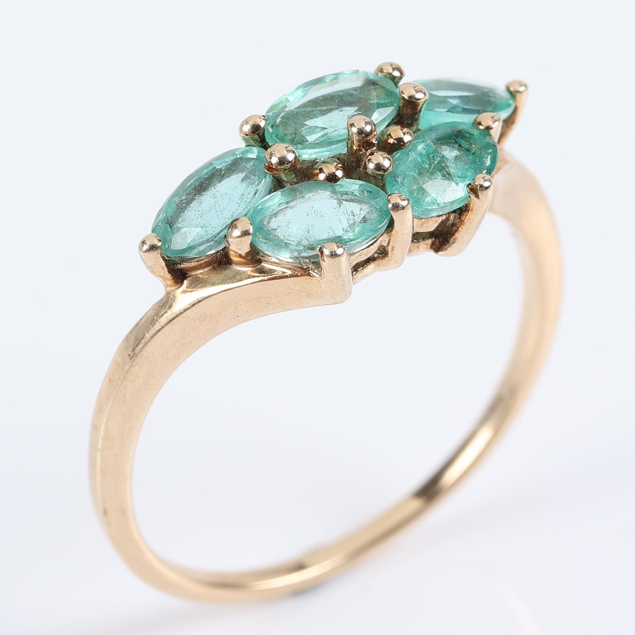 RING, 10K gold, Emeralds.