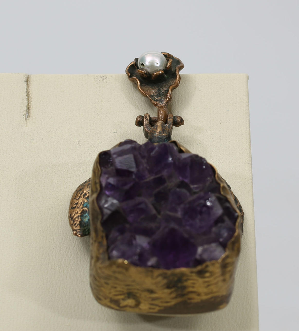 HÄNGE, metall, pärla och ametist, 2000-tal.