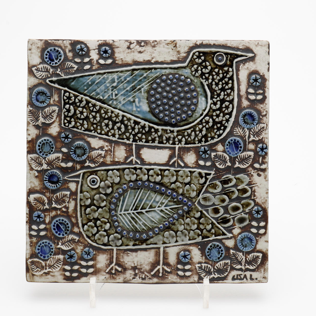 LISA LARSON. VÄGGPLAKETT, GUSTAVSBERG.