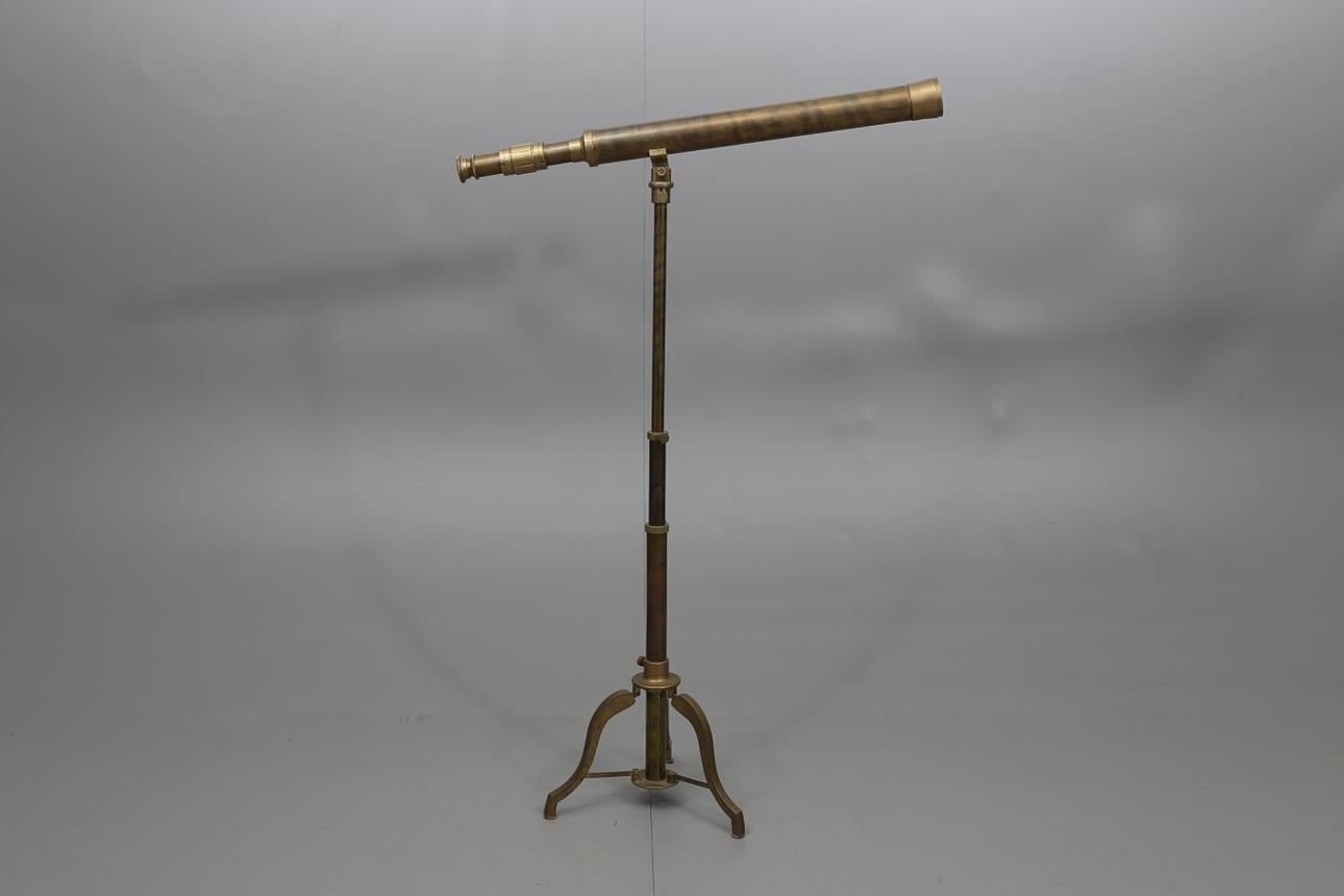 STJÄRNKIKARE, mässing, 1900-talets mitt.