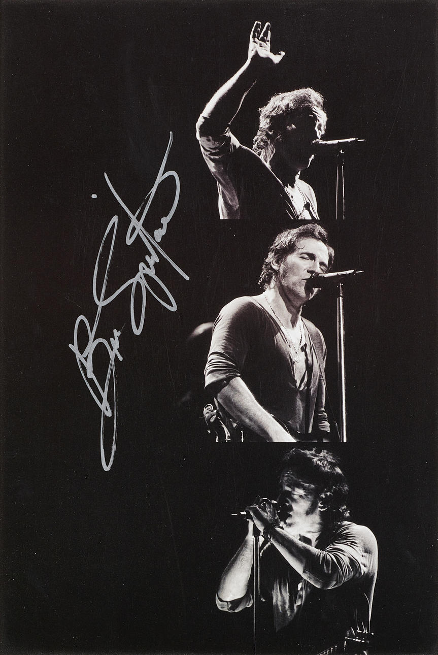 BRUCE SPRINGSTEEN, AUTOGRAMM, signiertes Schwarz-Weiß-Bild.