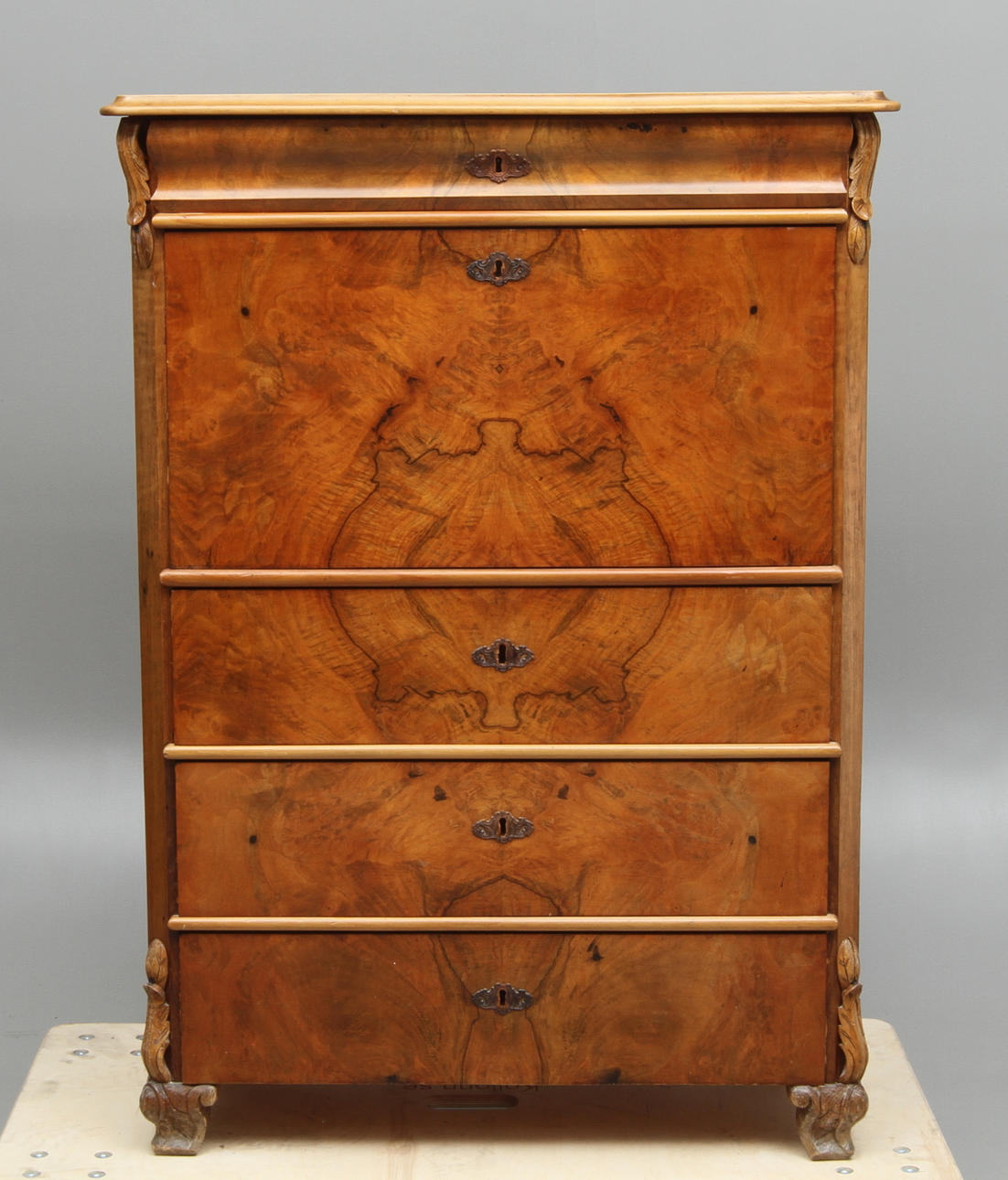 CHIFFONJÈ, 1880-tal.