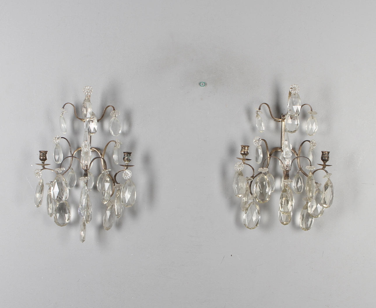 VÄGGLYSTRAR, 1 par, rokokostil, 1900-tal.