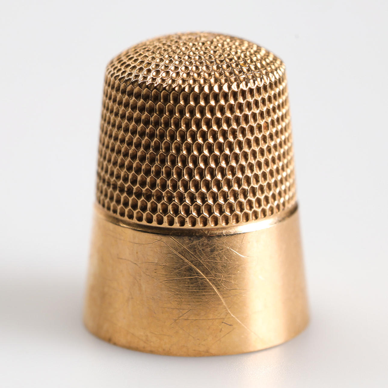 DEDAL, oro de 14 quilates.