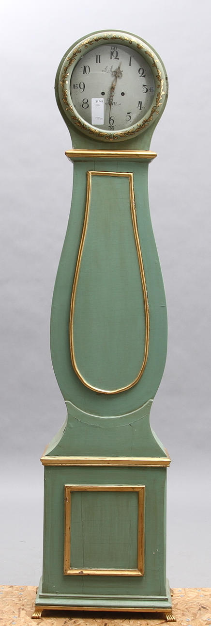 GOLVUR, grönmålat, 1800-tal.