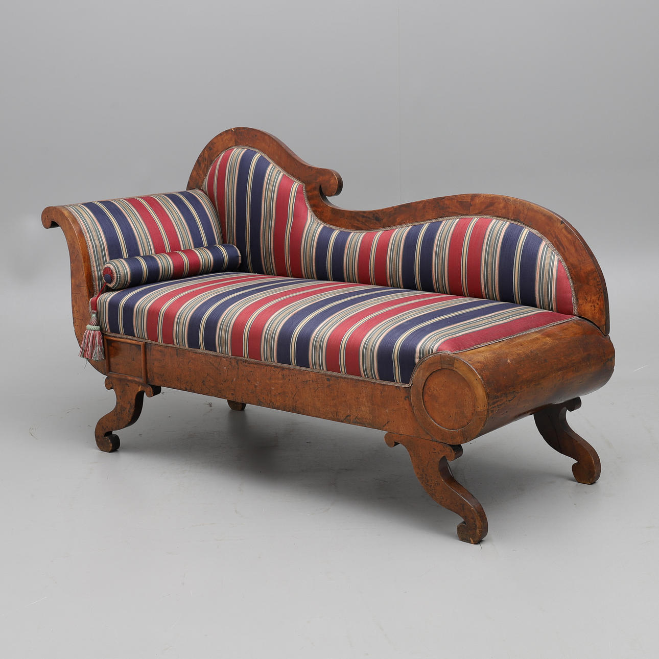 VILSOFFA, SENEMPIRE.