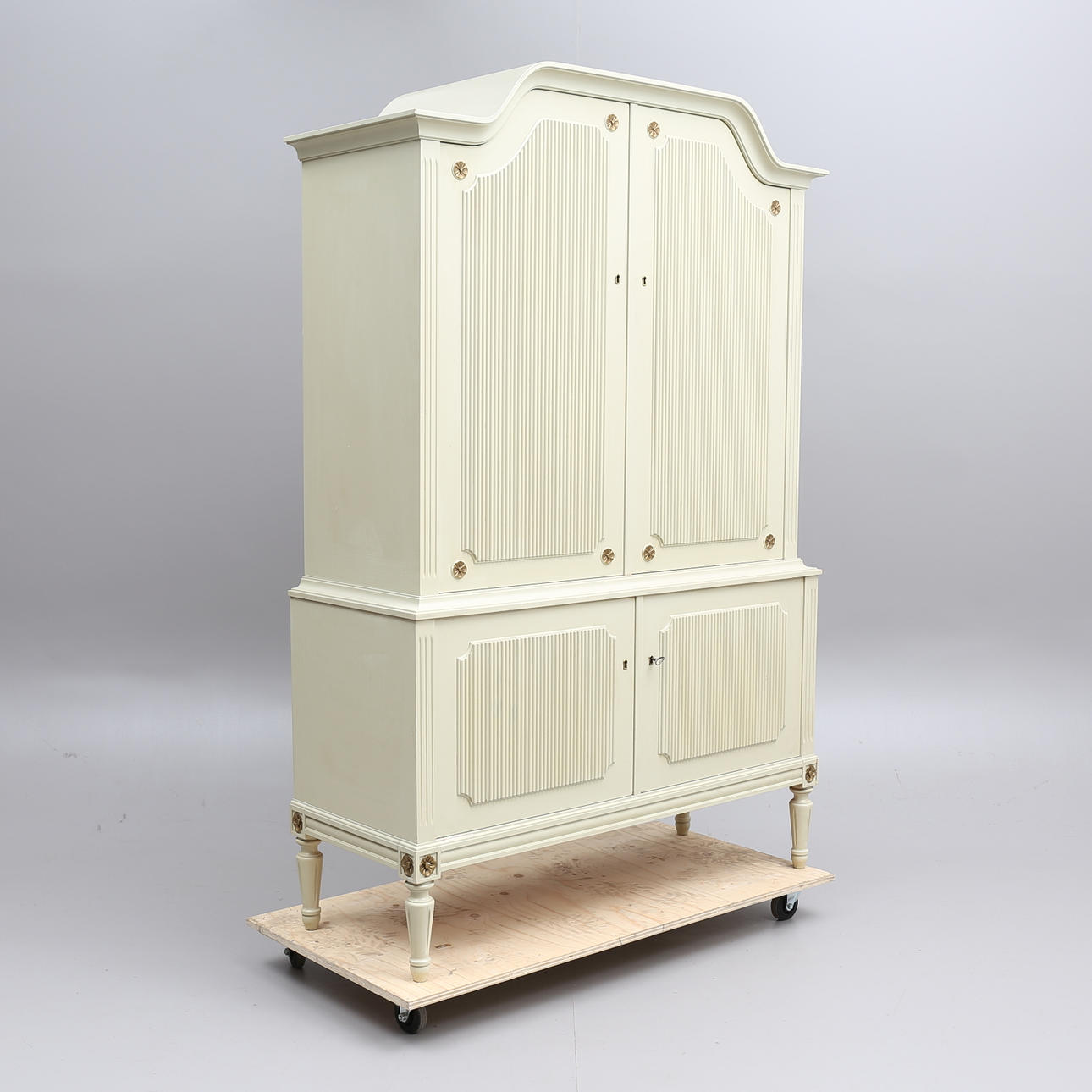 MATSALSSKÅP, gustaviansk stil,1900-tal.