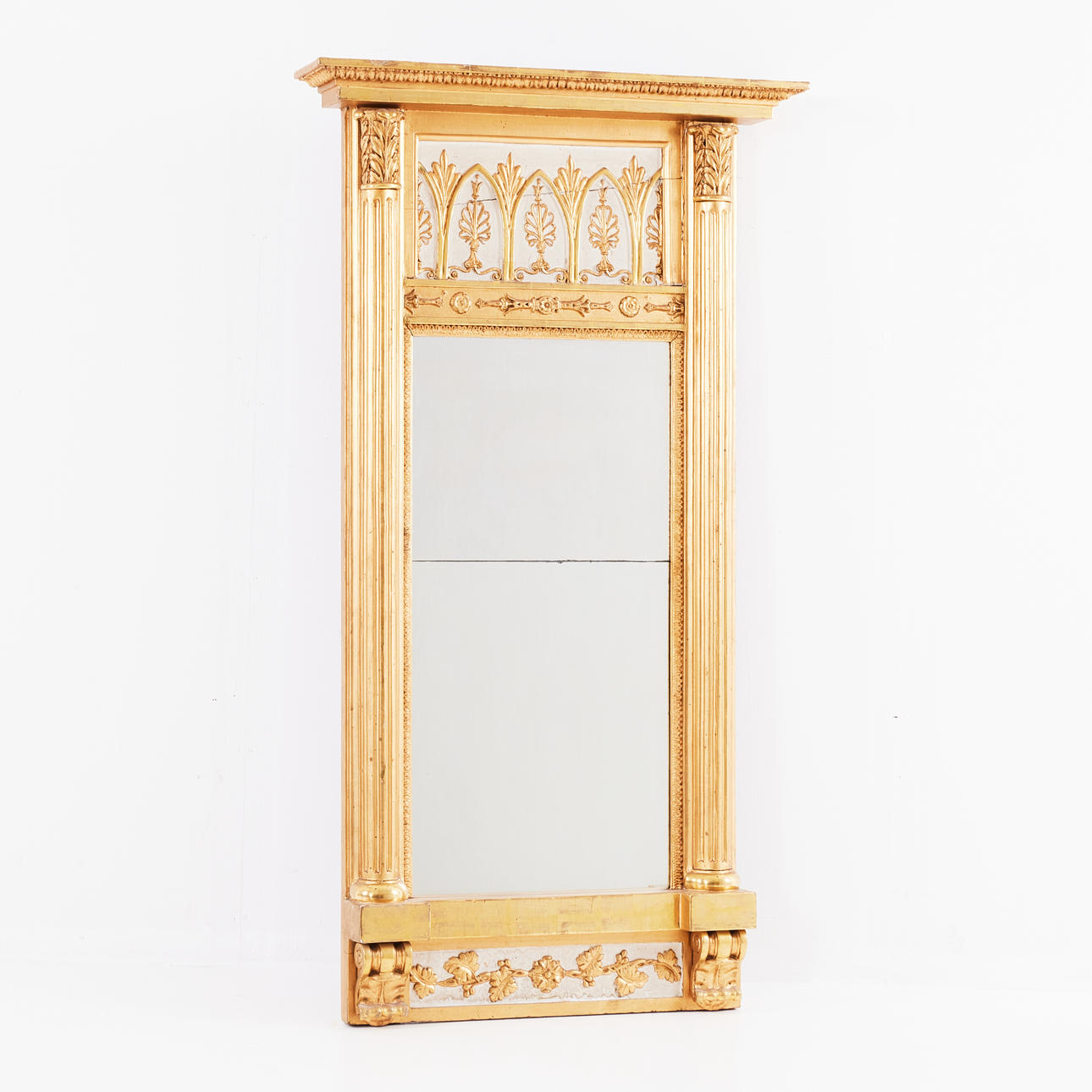 SPEGEL, 1800-talets början, empire, delvis skuren dekor, förgylld och ...