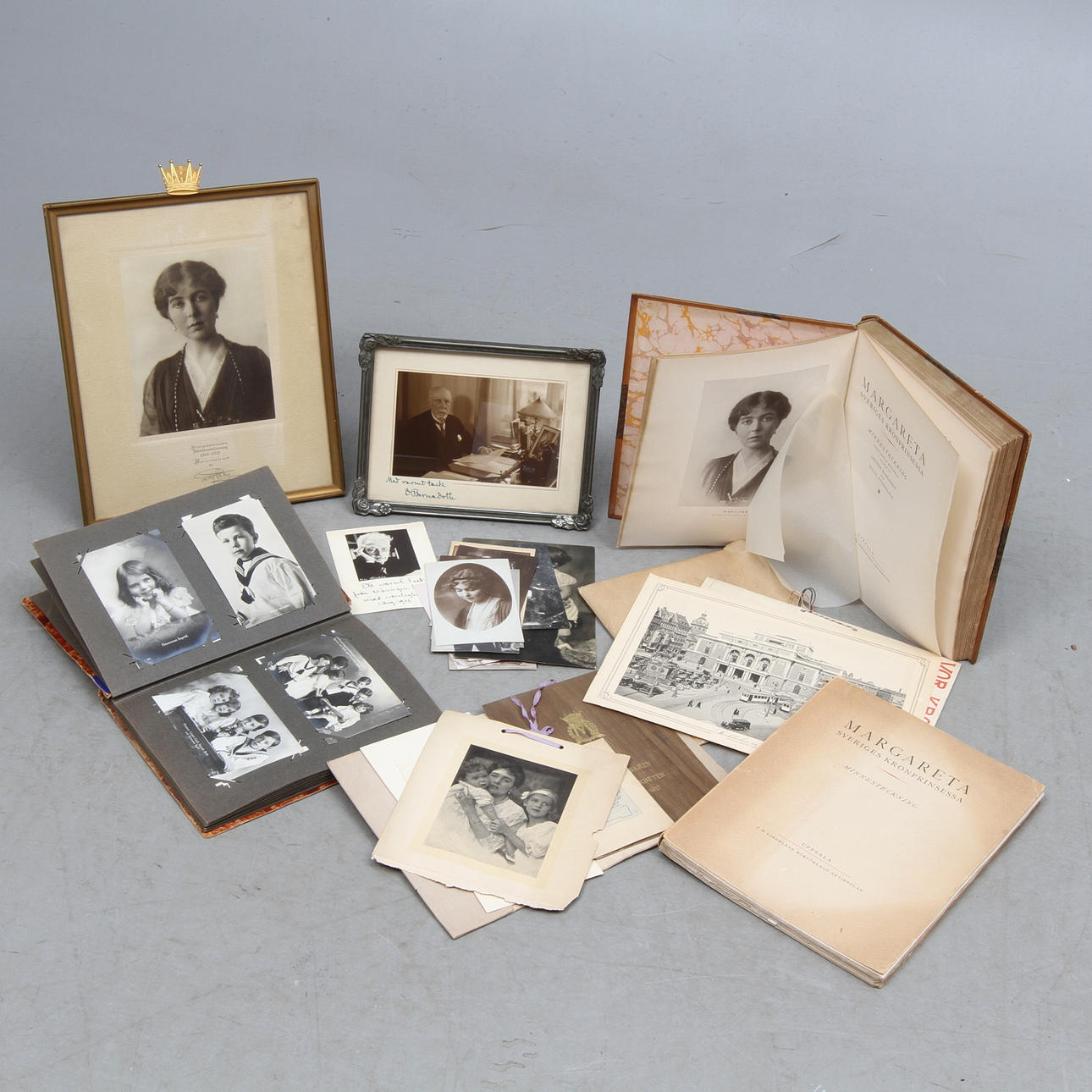 PART KUNGLIGT, bla fotografi, böcker och vykort.