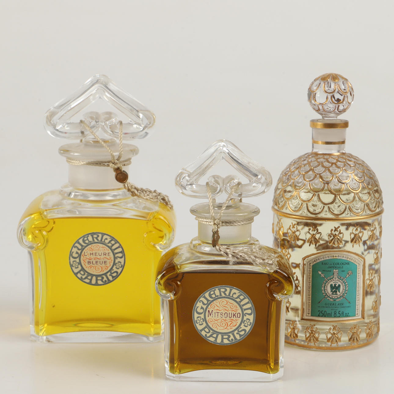 SKYLTMATERIAL, 3 flaskor, Parfymeri Electa, Helsingborg.