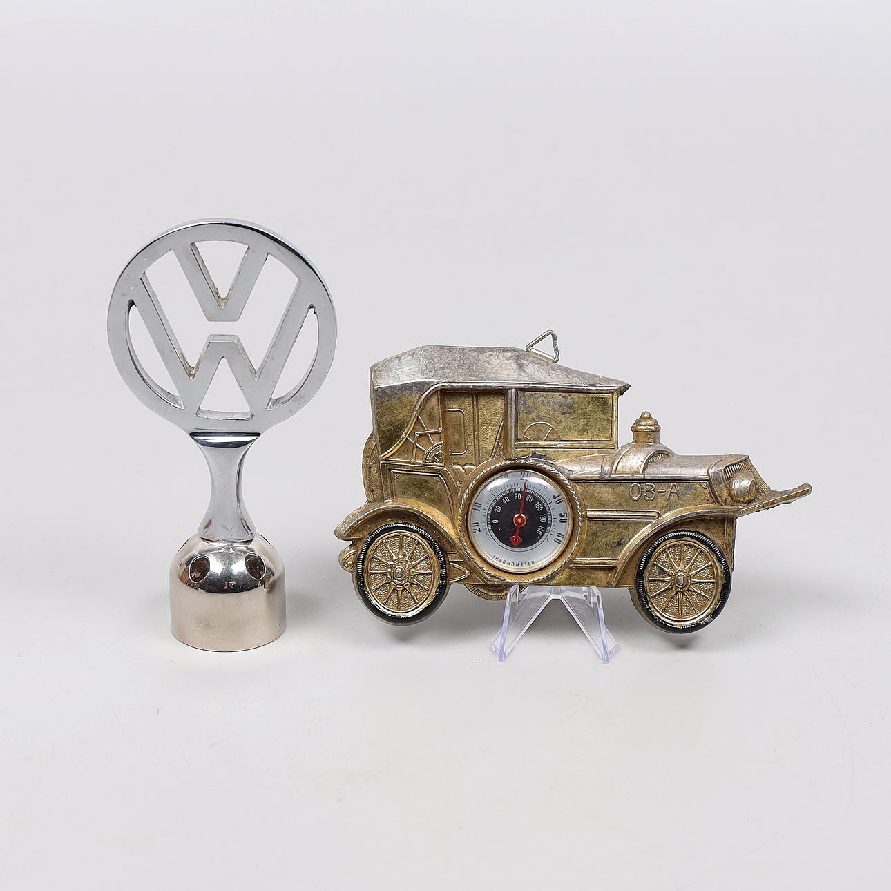 TERMOMETER, EMBLEM på fot, VW, 1900-tal.