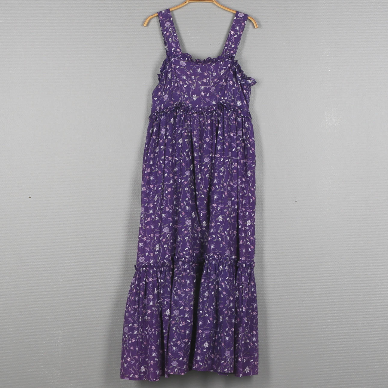 LAURA ASHLEY. Klänningar, storlek Eur 38 samt 40, 1980-tal.