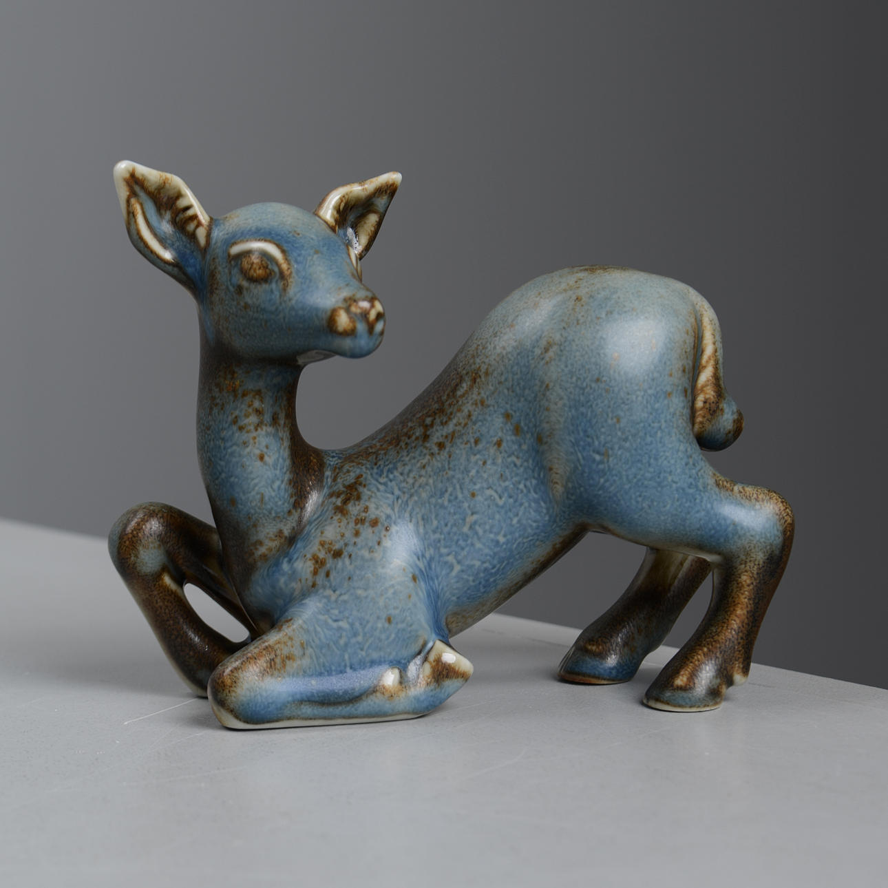GUNNAR NYLUND. Deer, stoneware, Rörstrand.