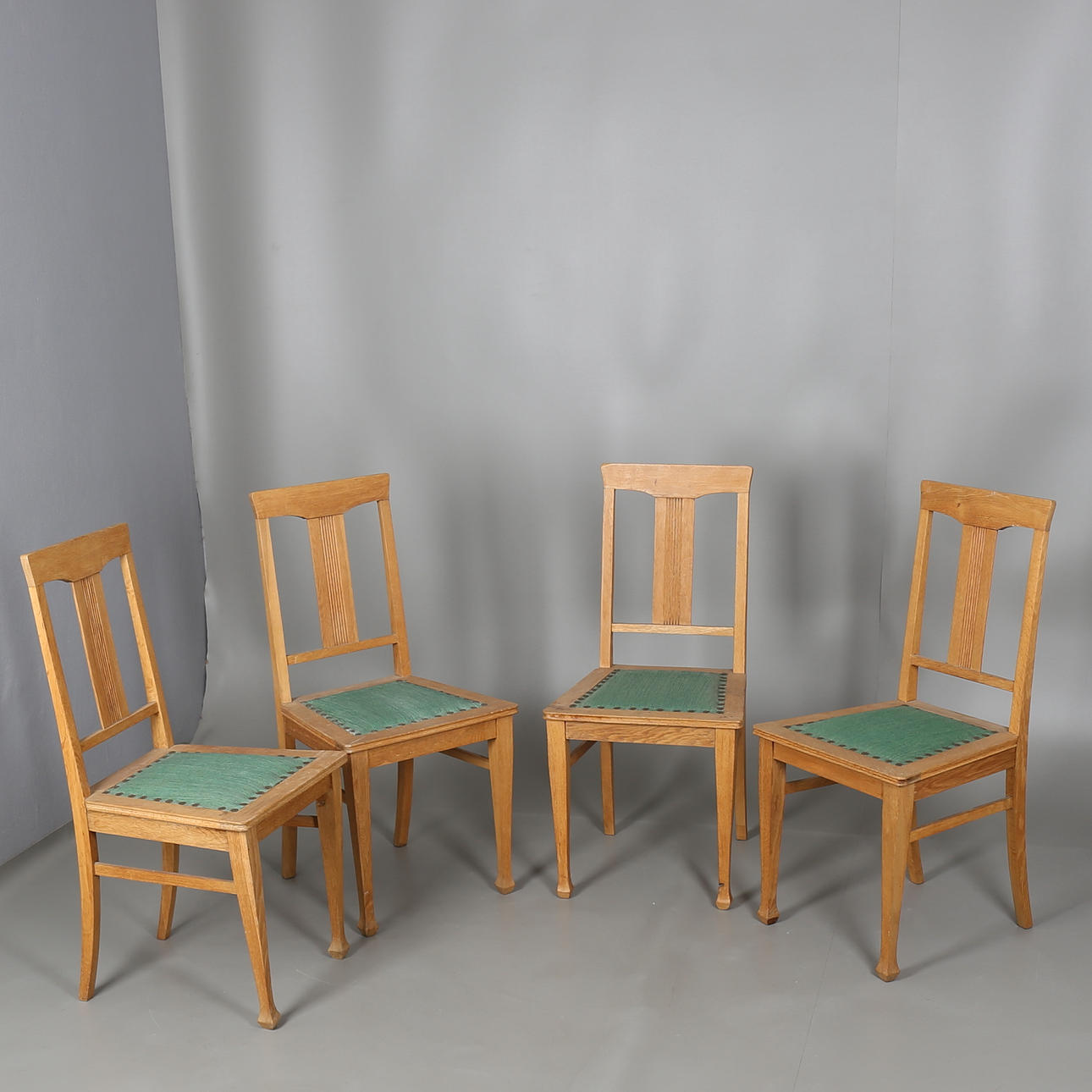 STOLAR, ek, 4 st, sen-jugend omkring 1920.