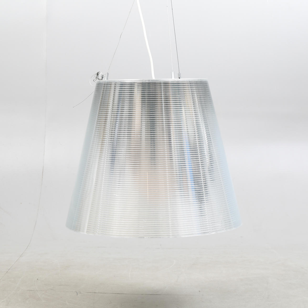 DECKENLEUCHTE, KTRIBE PHILIPPE STARCK FLOS Italien.